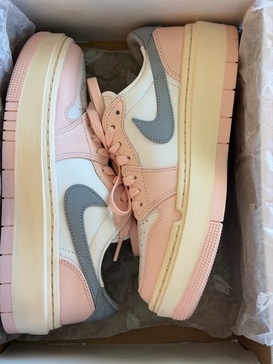 AIR JORDAN 1 ELEVATE LOW  SIZE 8 
EUC Always kept in ORIGINAL BOX - Picture 9 of 11